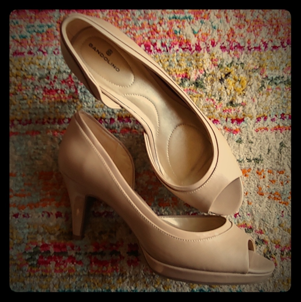 Bandolino nude pumps